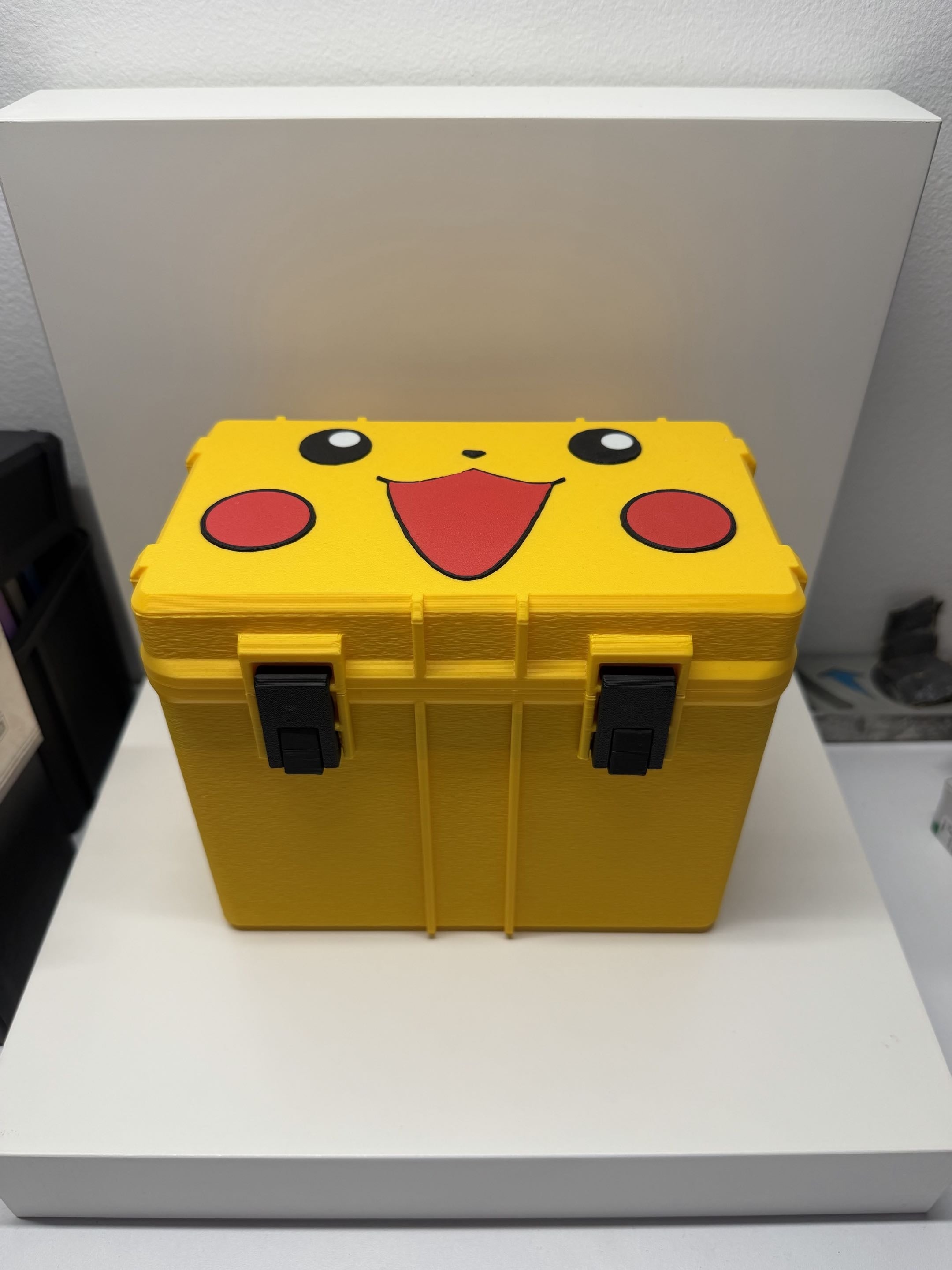 Box Cards Pikachu