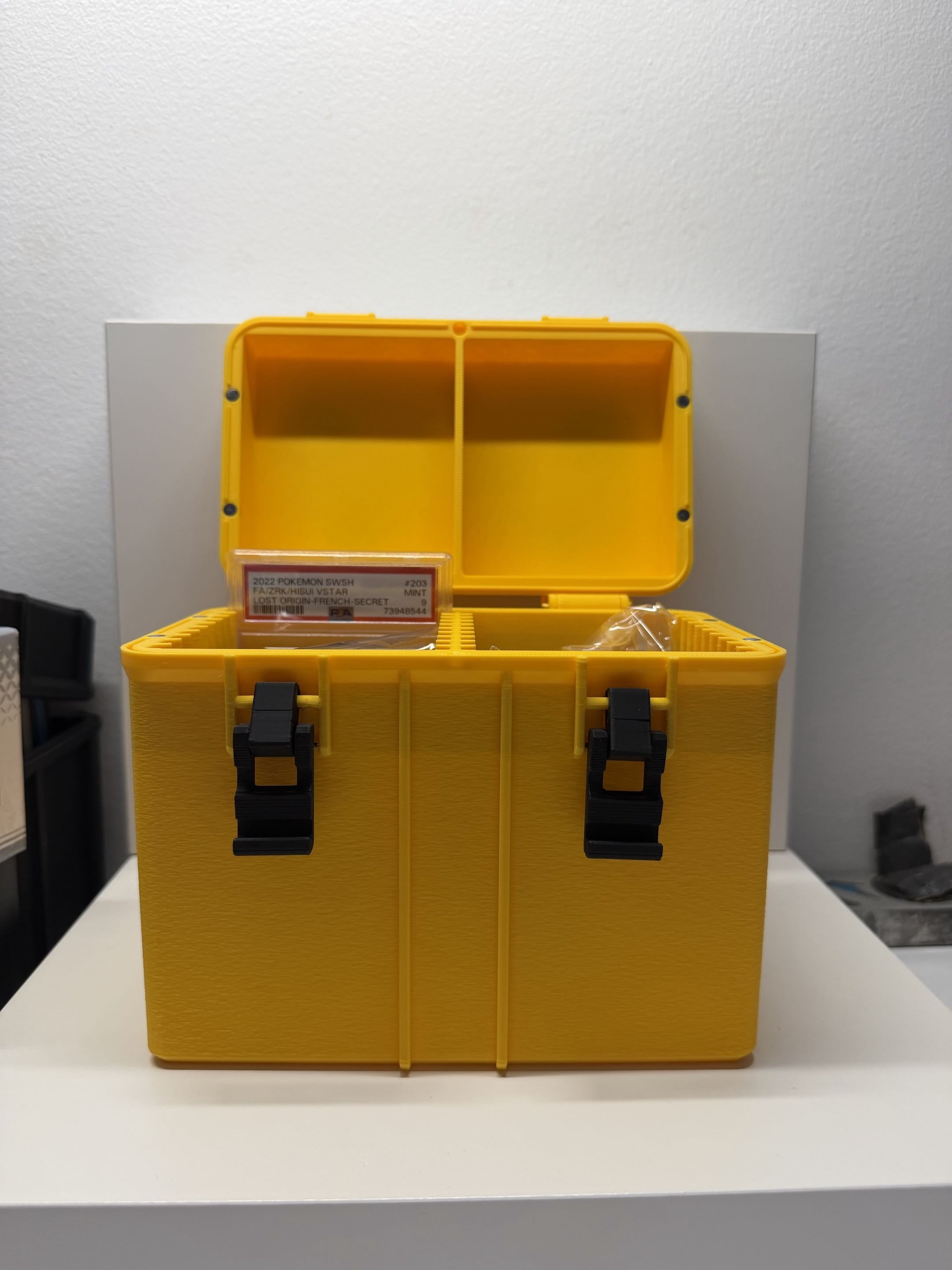 Box Cards Pikachu